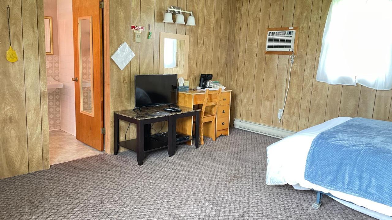 Rachel'S Motel And Cottages Surrey Exterior photo