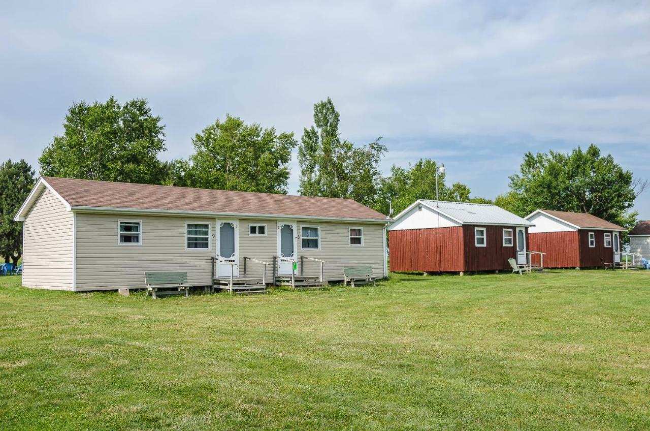 Rachel'S Motel And Cottages Surrey Exterior photo